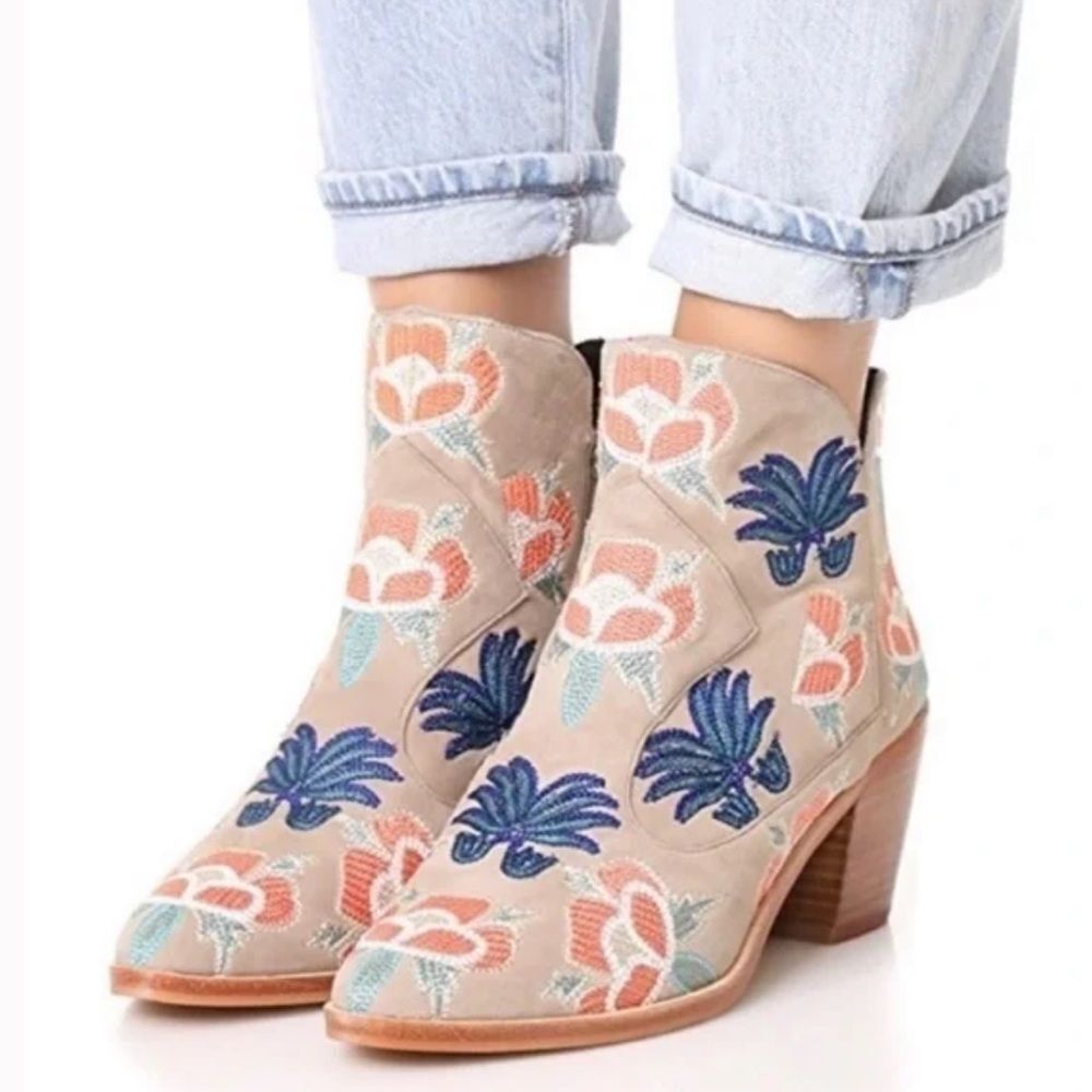 Rebecca Minkoff Beige Tan Floral Embroidered Ankle Boots Size: US 7 Regular (7M)